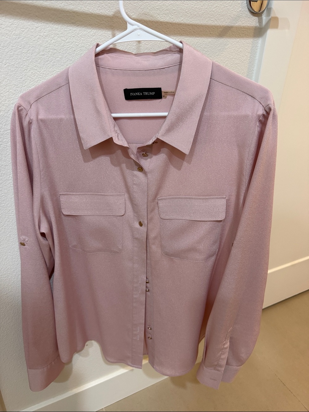 Ivanka Trump Light Pink Long-Sleeve Button-Down Blouse